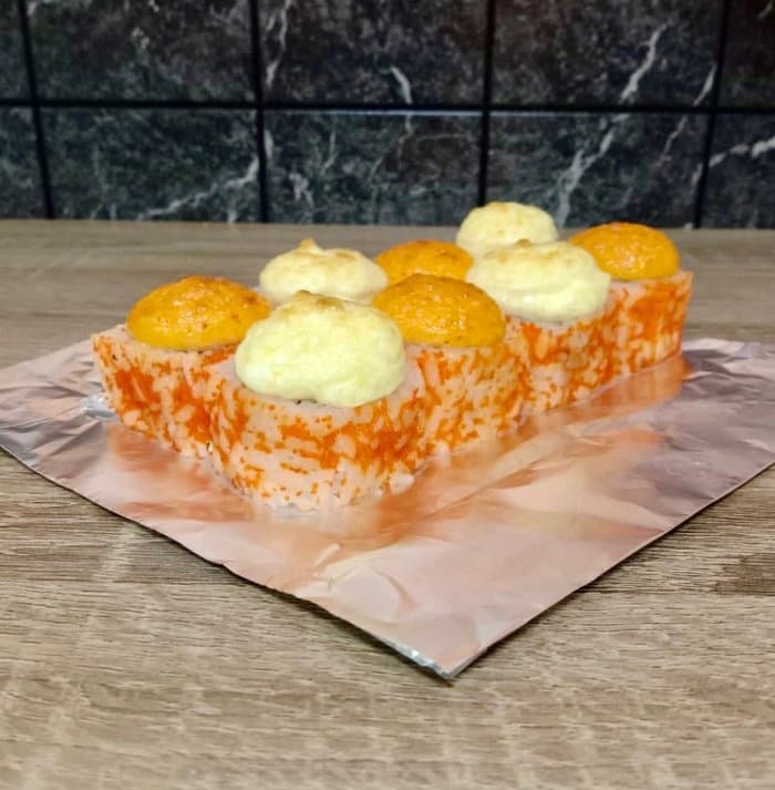 ЗАПЕЧЕННАЯ КАЛИФОРНИЯ С ЛОСОСЕМ